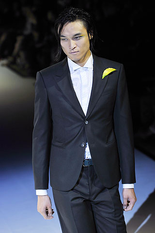 Giorgio Armani / - 2011